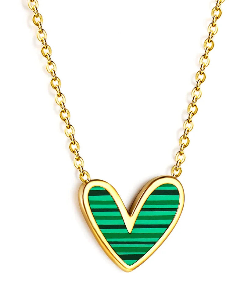 COLLAR COLGANTE CORAZÓN DE CONCHA VERDE
